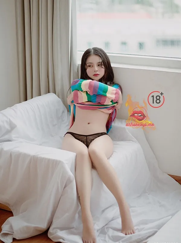 Ca sĩ Hàn Quốc không che gợi cảm 4