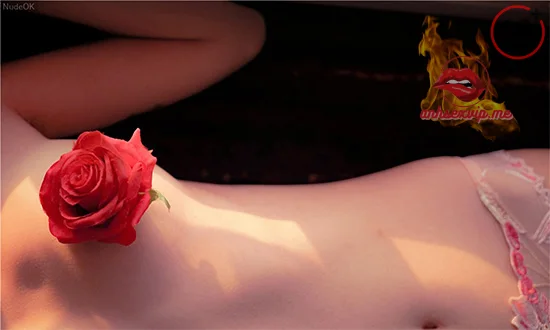 Hình 8: Bạn gái tôi show vú, bú cu tôi ngay trên xe