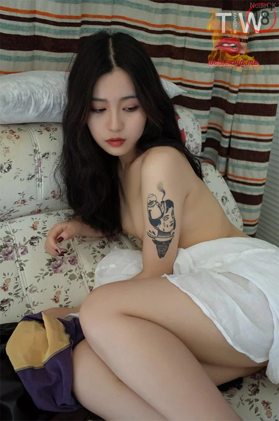 Biết là sai nhưng em không thể dứt ra khỏi chữ tiền 7