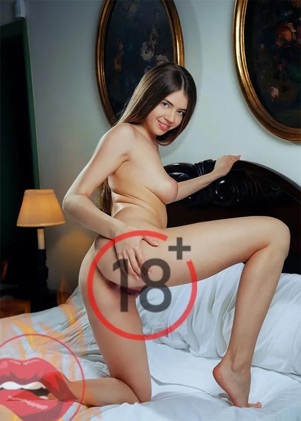 Cô gái Anh Quốc gầm cao máy thoáng 9