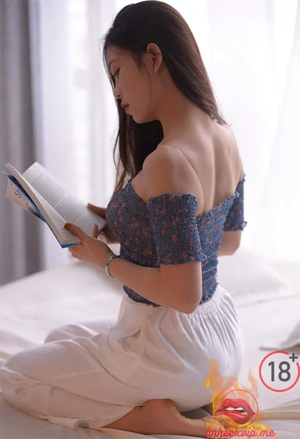 Cô người mẫu ảnh có ham muốn tình dục cao 1 Cô người mẫu ảnh có ham muốn tình dục cao 1