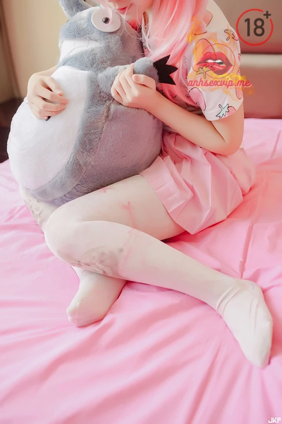 Hình 30: Gái xinh cosplay anime cởi đồ show hàng cực dâm đãng
