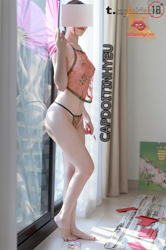 Hình 8: Hình sex gái gọi việt nam mặc quần lọt khe