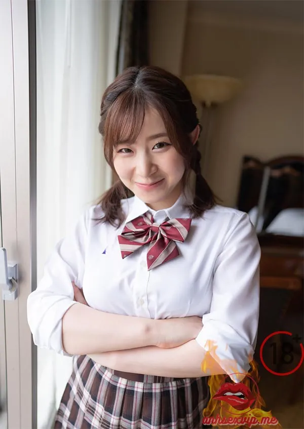 Idol Ena Satsuki khoe thân hình gợi cảm trước fan của mình 2