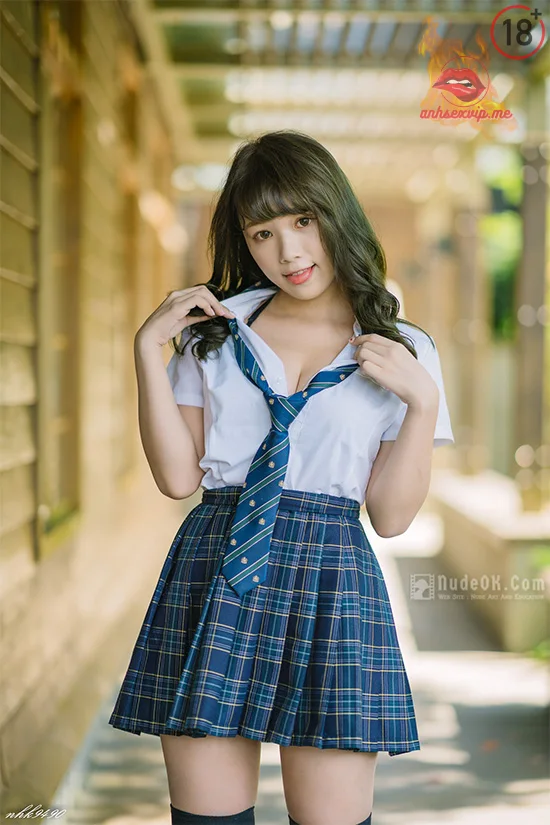 Nữ sinh hư hỏng học thì ít mà chụp ảnh show hàng thì nhiều 10