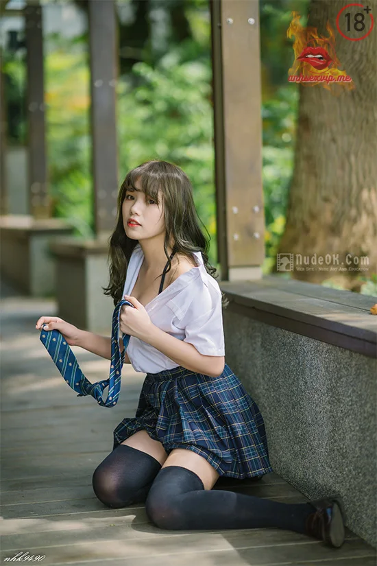 Nữ sinh hư hỏng học thì ít mà chụp ảnh show hàng thì nhiều 8