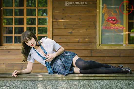 Nữ sinh hư hỏng học thì ít mà chụp ảnh show hàng thì nhiều 4