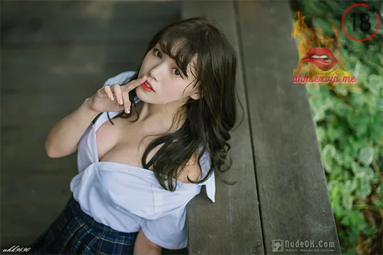 Nữ sinh hư hỏng học thì ít mà chụp ảnh show hàng thì nhiều 3