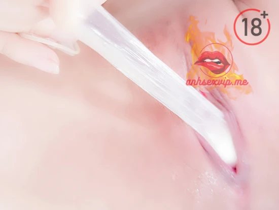 Hình 40: Tận hưởng khoái lạc cùng cô hầu gái có cái lồn không lông