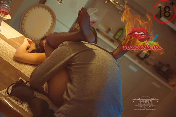 Thợ chụp ảnh khiêu dâm cho em người mẫu quá nứng 5